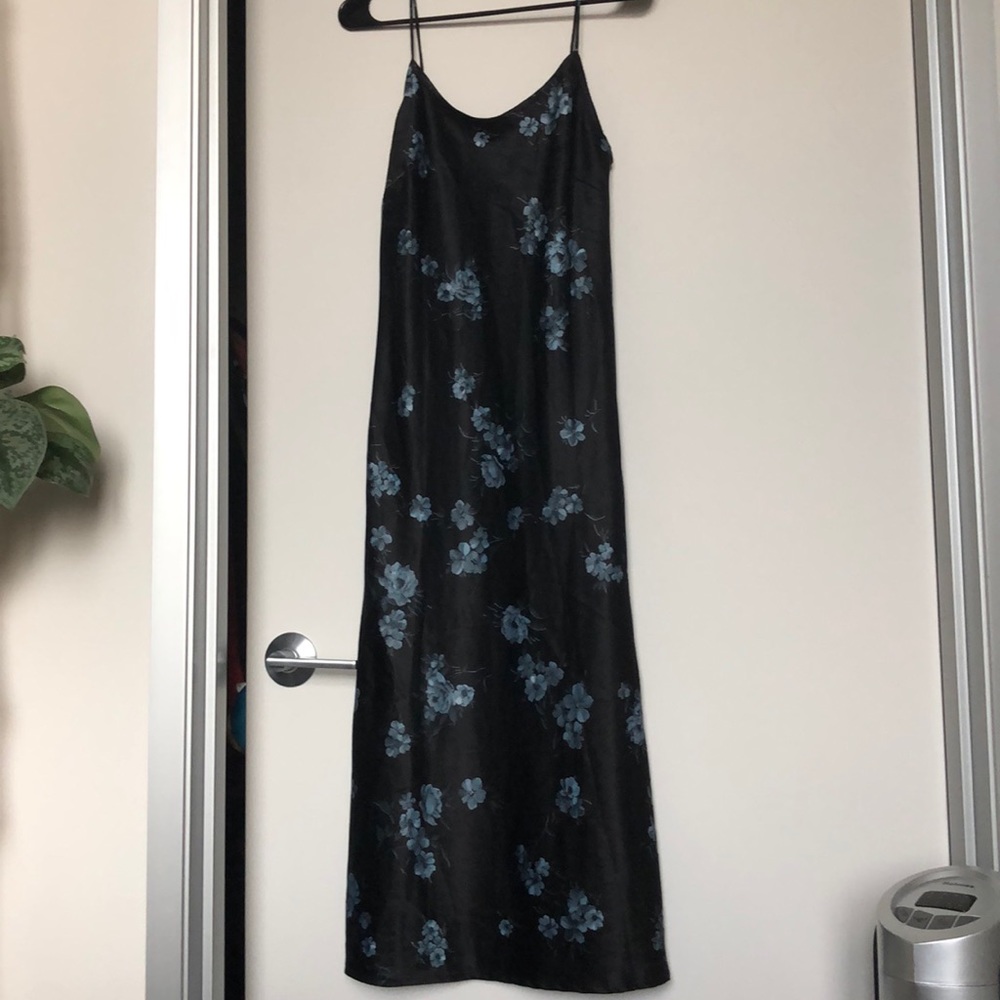 Motel floral satin maxi